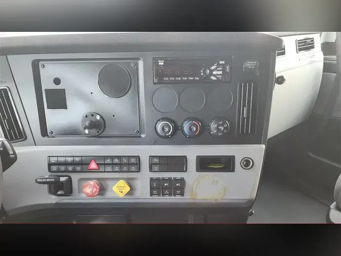 2021 FREIGHTLINER CA126