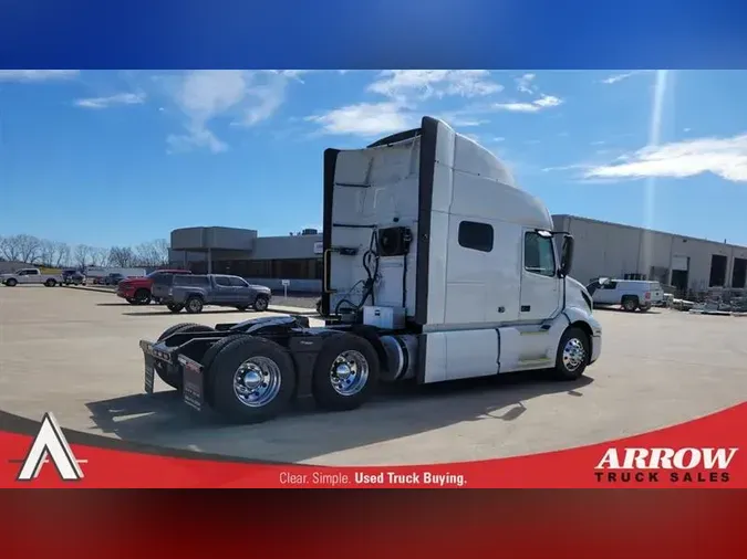 2021 VOLVO VNL740