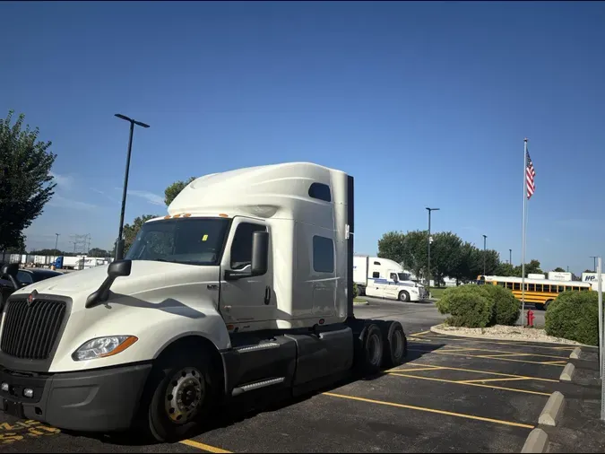 2022 International LT625