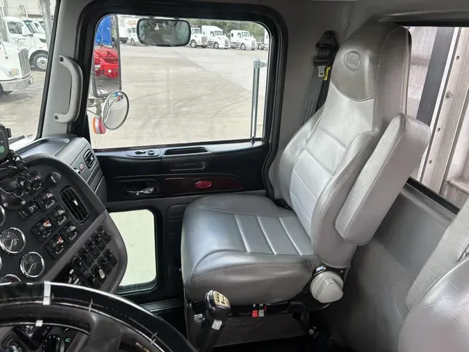 2019 Peterbilt 389