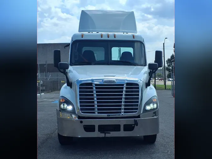 2020 FREIGHTLINER/MERCEDES CASCADIA 1259ae447d2de006eb0c0aa3d58086d9841