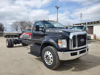 2021 Ford F750 XLT
