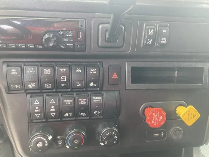 2020 International LT625