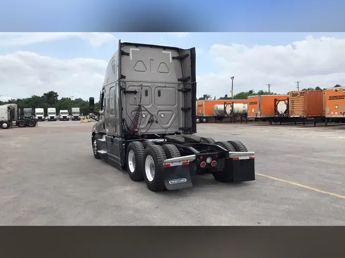 2023 Freightliner Cascadia