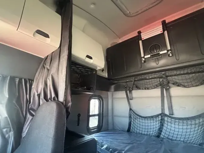 2020 Freightliner New Cascadia 126