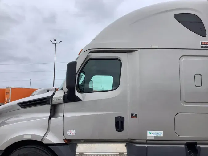 2024 Freightliner Cascadia 126