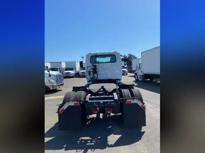 2019 NAVISTAR INTERNATIONAL RH613 DAYCAB S/A9afc1652a3c4dda67ffbee38b010aa33