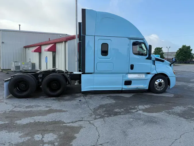 2023 FREIGHTLINER CASCADIA 126
