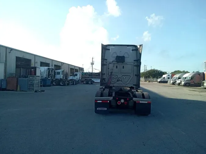 2023 Freightliner Cascadia 126