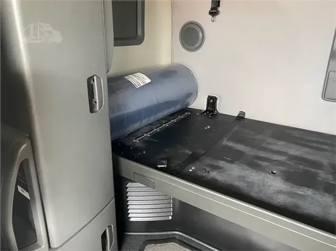 2019 VOLVO VNL64T760