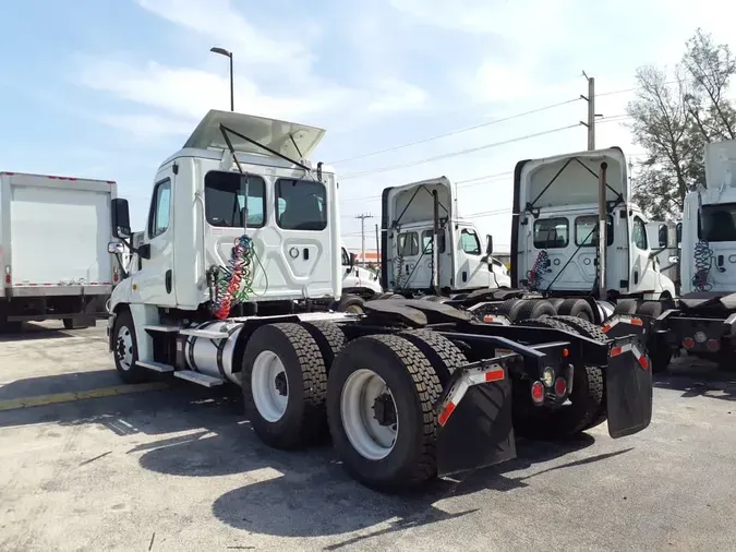 2019 FREIGHTLINER CASCADIA 125
