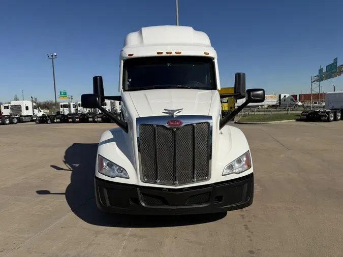 2021 Peterbilt 5799b0db79a7018da66ca9b7d3fc80cf76f