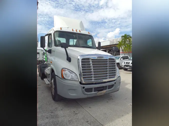 2016 FREIGHTLINER/MERCEDES CASCADIA 125