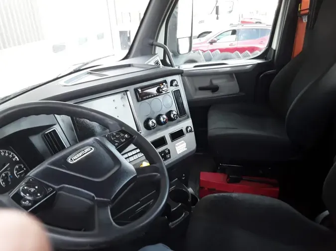 2018 FREIGHTLINER/MERCEDES NEW CASCADIA PX126649b13dabb75759fb4b3f0472331e42493