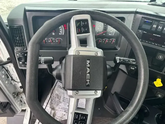 2022 MACK AN64T