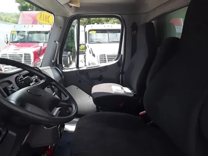 2018 FREIGHTLINER M2 106