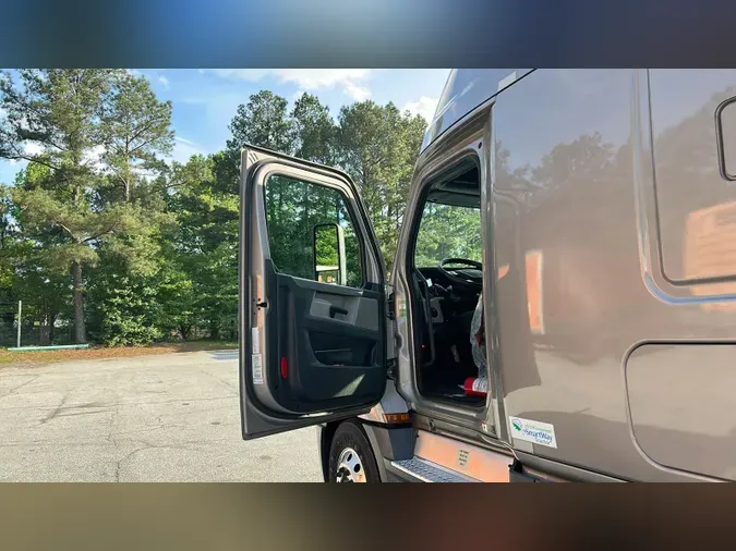 2021 Freightliner Cascadia