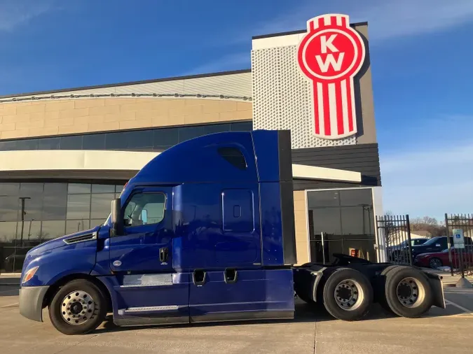 2022 Freightliner Cascadia