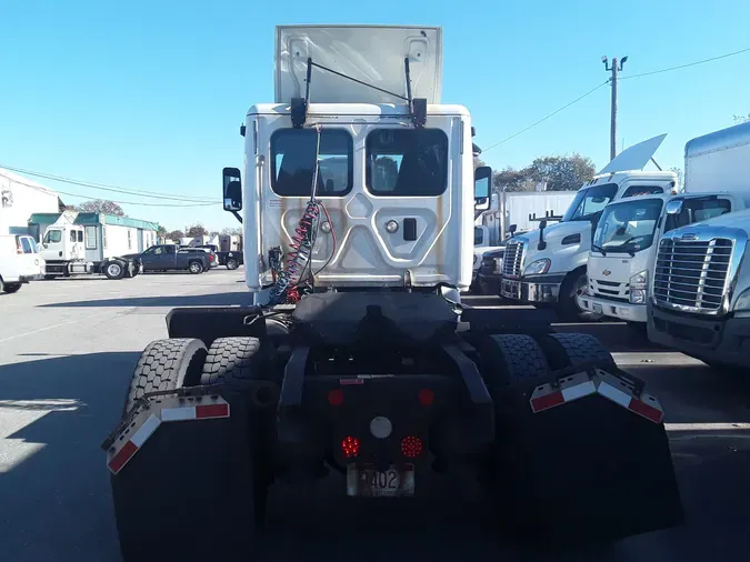 2016 FREIGHTLINER/MERCEDES CASCADIA 113