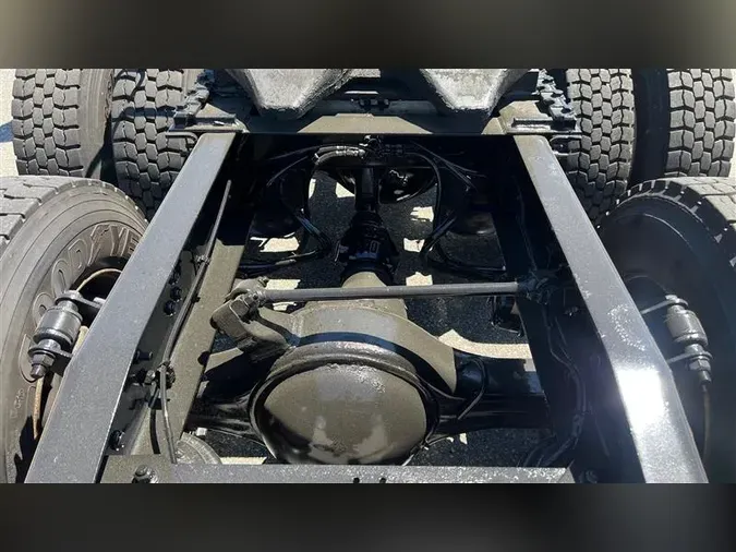 2020 FREIGHTLINER CA126
