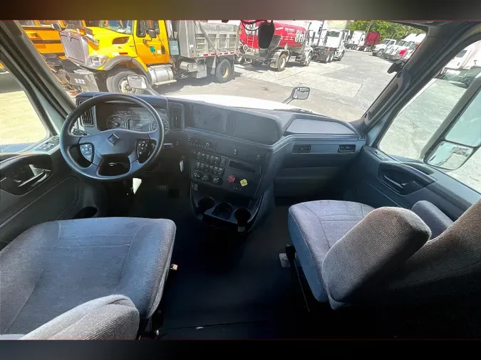 2022 INT LT625 6x4