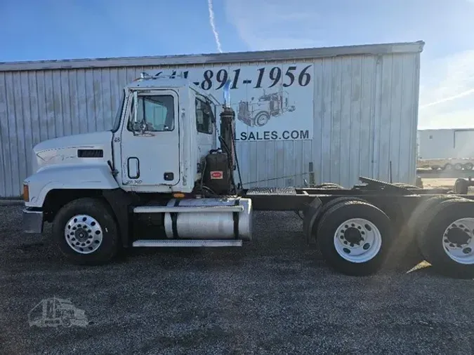 1999 MACK CH600