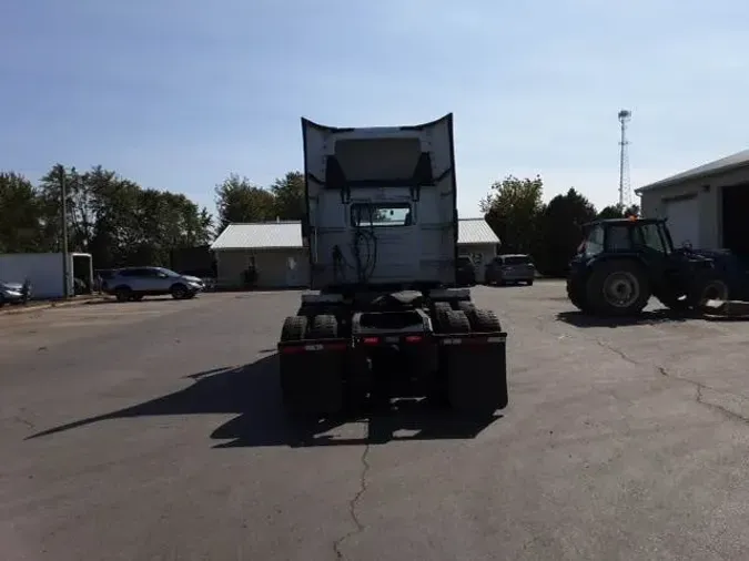 2017 Volvo VNL300