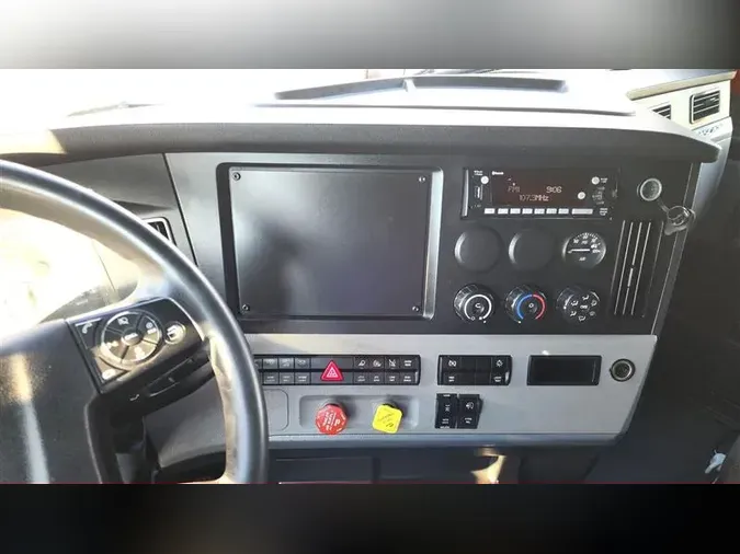 2022 FREIGHTLINER CA126
