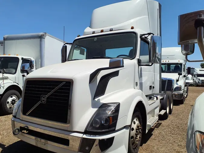 2017 VOLVO VNL64TRACTOR