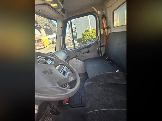 2018 FREIGHTLINER/MERCEDES M2 106