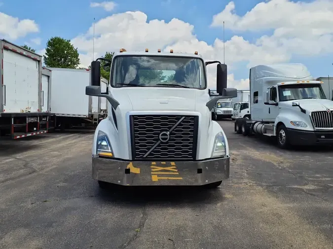 2019 VOLVO VNL64T-300