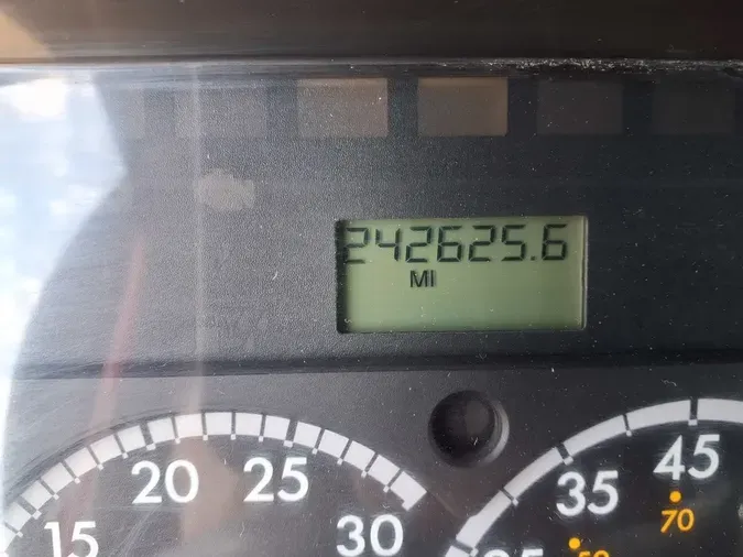2014 FREIGHTLINER M2 106