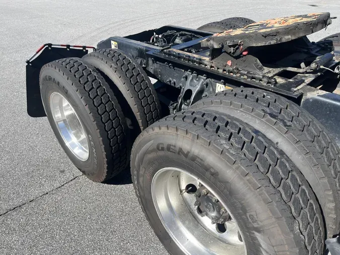 2023 Peterbilt 579