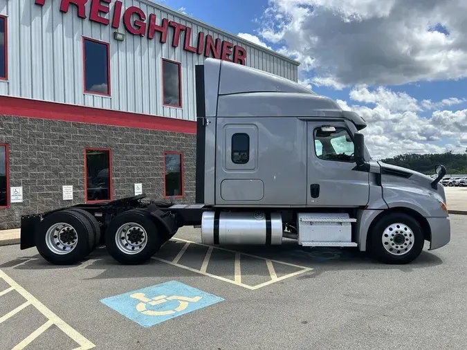 2022 Freightliner Cascadia 126