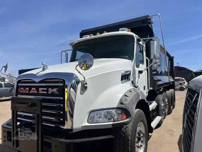 2013 MACK GRANITE GU813