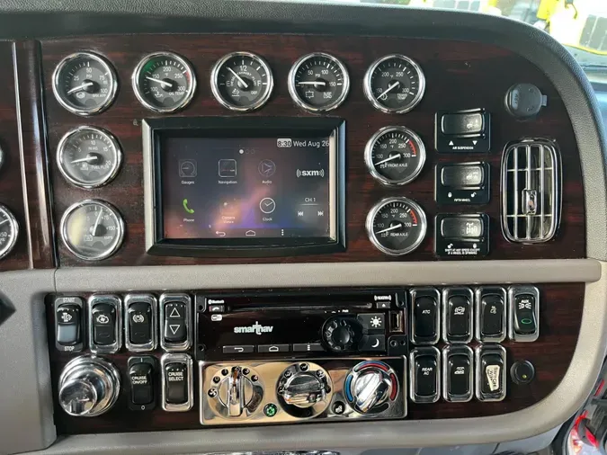 2020 Peterbilt 389