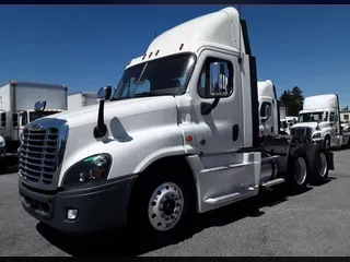 2019 FREIGHTLINER/MERCEDES CASCADIA 125
