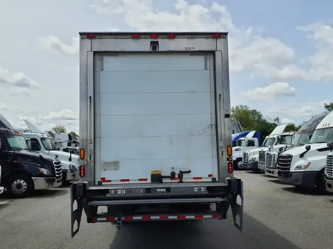 2018 FREIGHTLINER M2 106