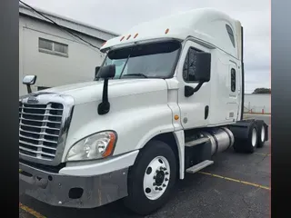 2019 FREIGHTLINER/MERCEDES CASCADIA 125