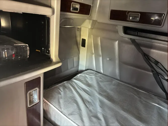 2022 Peterbilt 389