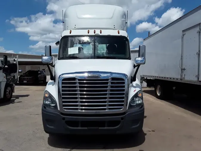 2019 FREIGHTLINER CASCADIA 113
