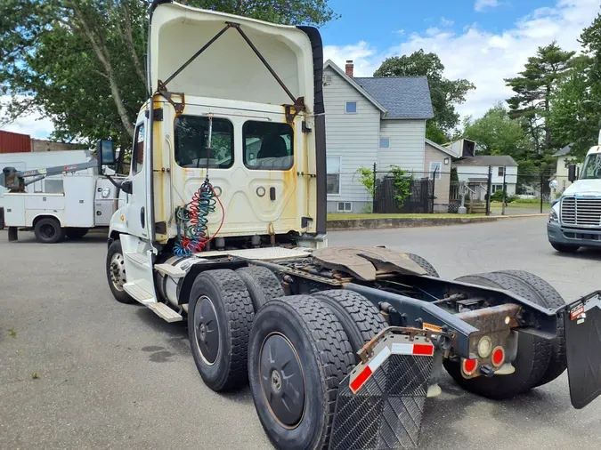 2019 FREIGHTLINER/MERCEDES CASCADIA 125