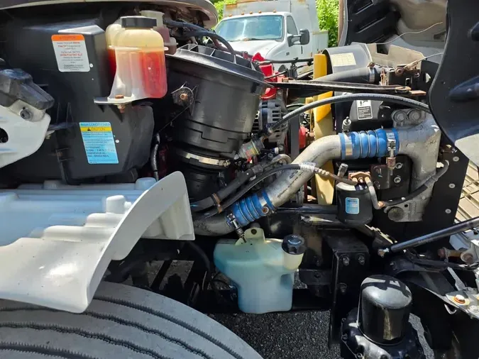 2018 FREIGHTLINER M2 106