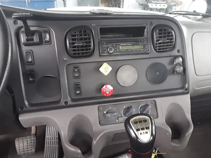 2017 FREIGHTLINER/MERCEDES M2-112