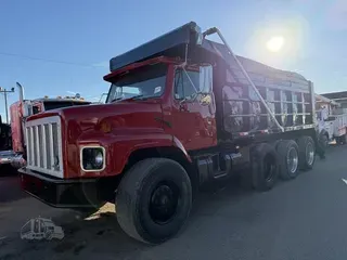 1995 INTERNATIONAL S2600