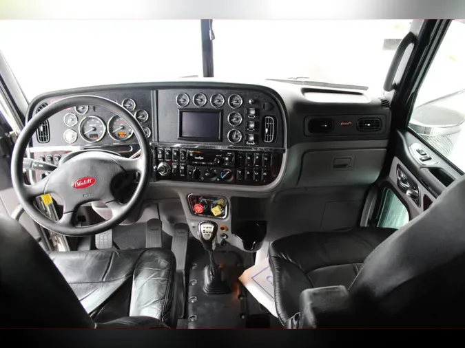 2021 Peterbilt 389