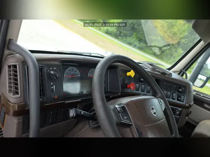 2018 Volvo VNL300