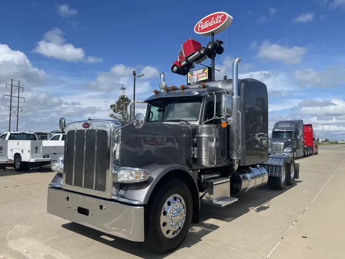 2019 Peterbilt 389