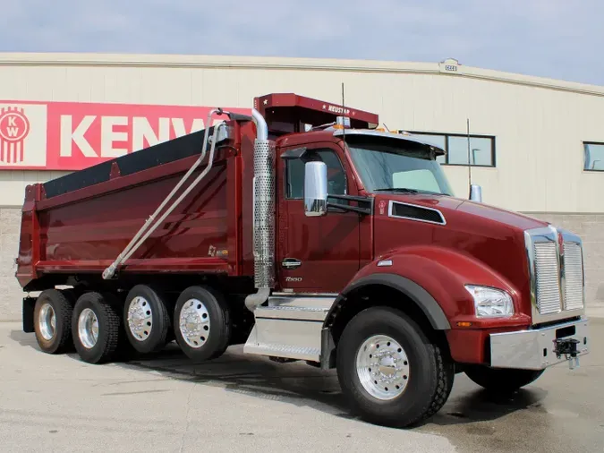 2025 Kenworth T880 Short Hood