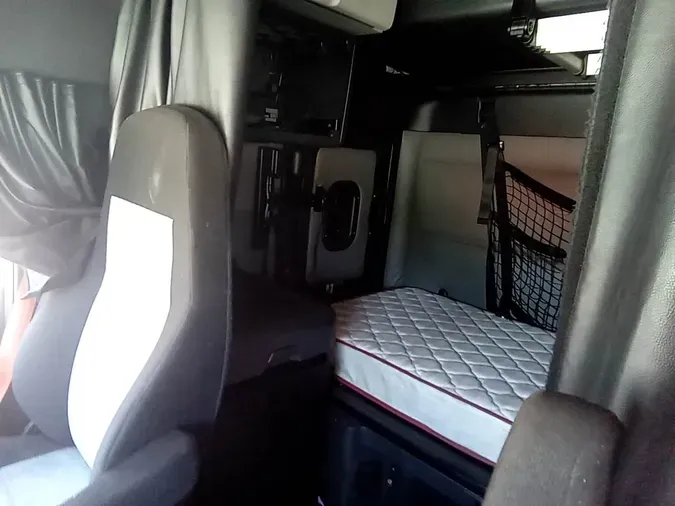 2022 Freightliner Cascadia 126